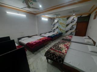 SUKH DHAM HOMeSTAy - Prayagraj - 7