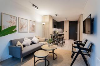 Modern 2BR Prime Las Condes Escape for 4 Guests - 1