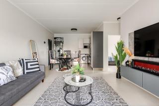 Spacious Executive Luxury Apartment - 5