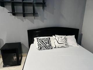 Quality apartment with shared living room - 8