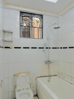 Quality apartment with shared living room - 2