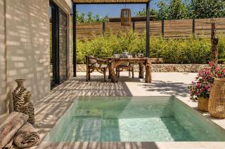 Hilaritas Suites Kefalonia, Luxury Villa-Style Suites with Private Pool & Stunning Sea Views - 7