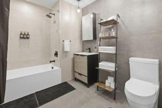 Modern Luxe 2BR Escape, City Views, 1 stop to NYC - 3
