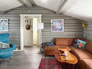 Modernized Log Cabin With Views Of The Mountains - Ron - 6