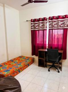 Hearthenly Stay Golden Glow Cozy 3BHK with Scenic Views - 8