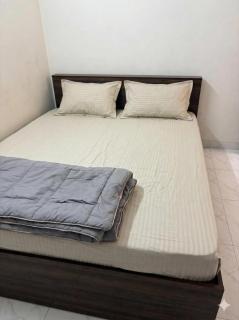 Hearthenly Stay Golden Glow Cozy 3BHK with Scenic Views - 2