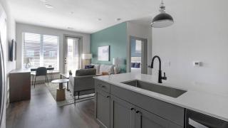 Landing Amazing 2BD Gym Courtyard - 6