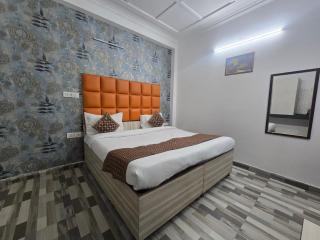 Hotel The Indian Caste Near IGI Delhi - 2