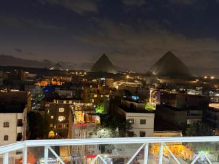 Zoom Pyramids View inn - 2