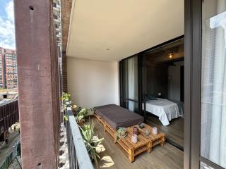 Art, design and urban life in Medellín loft - 9