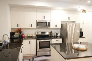 Spacious Oakville Getaway Perfect for Families - 9