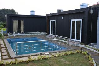 Luxury Private Farmhouse Pool & OutdoorMovie Night - 1