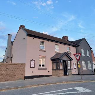 Cosy countryside stay- Waters Upton, Telford - 9