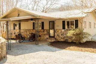 Little Smokys Retreat , 5 Bedroom , Only 10 min to Gatlinburg and Pigeon Forge! - 0