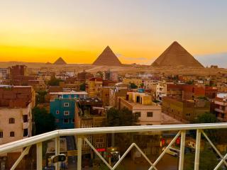 Zoom Pyramids View inn - 4