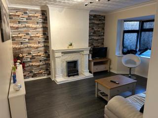 Contractor & Family Friendly House Romford - 6