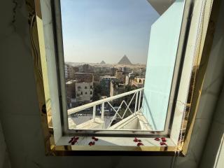 Zoom Pyramids View inn - 9