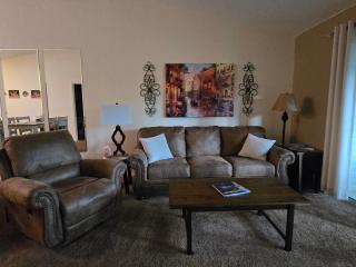 Swan's Couples Getaway Condo - 9