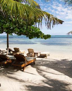 Noah Beach Hotel & Suites - 8