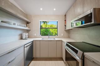 Coconut Grove Mid-Century Jungle Oasis - 2