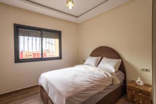 Luxurious and Cozy Apartment with Parking and View - 2