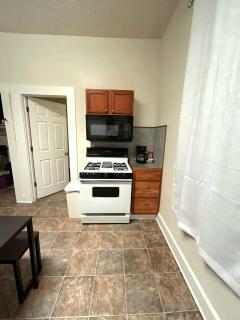 Downtown 1BR Stay Walk to Cafes & Parks - 6