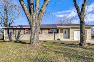 Lebanon Fishing Retreat with Fire Pit Pets Welcome! - 7