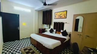 CR Residency - Near Us Embassy Chanakyapuri - 6