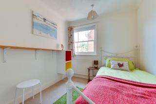 3 Bed in Woodbridge oc-tst - 5