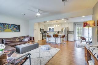5 Mi to Dtwn Austin Stylish Home with Office and Yard - 5