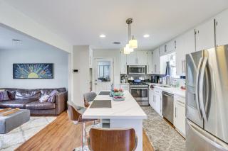 5 Mi to Dtwn Austin Stylish Home with Office and Yard - 2