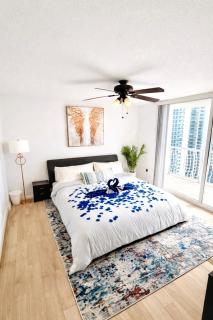 Skyline Dreams | Elegant Condo with Bay Views - 0