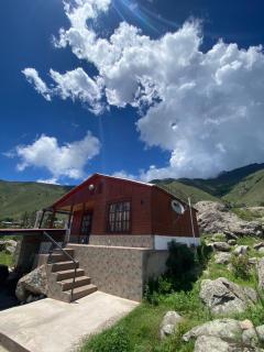 Cabaña al pie de la montaña - 8