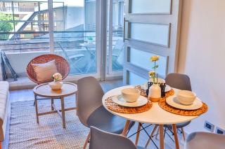 HOM I Wifi AireA Piscina Metro SantaIsabel Parking - 0