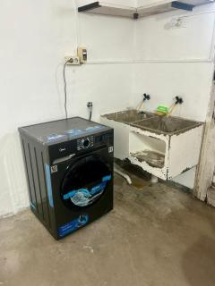 Piriapolis Centro Playa a una cuadra parrillero y cochera 4 habitaciones 3 banos - 5