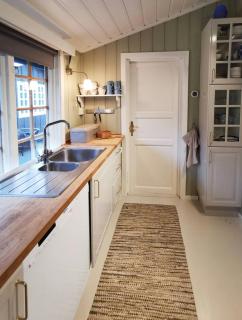 Family Cabin With Sea View And Playful Garden - 2