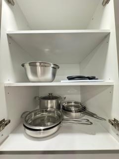 Modern 2BR Parkdale Apt Free Parking Sleeps 5 - 1