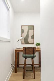 Modern 2BR Apt Sleeps 6 Stylish & Central - 1