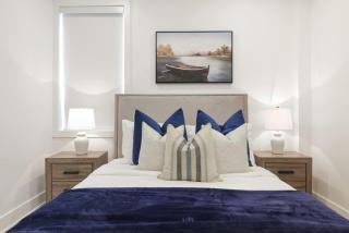 Modern 2BR Apt Sleeps 6 Stylish & Central - 1