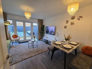 Cozy Gem Luxury House - 9