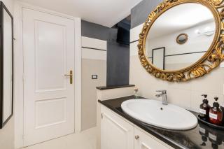 Art Gallery Spanish Steps - 6