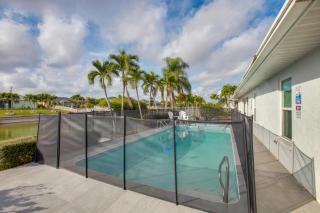 Fishing Dock & Pool: Waterfront Cape Coral Retreat - 9