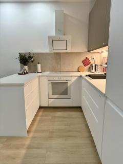 Bratislava Cozy Corner Apartment - 9