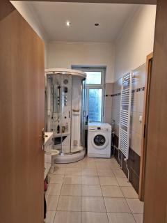 Big 3 Room Apartment Central - 3