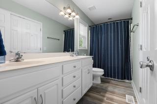Kerr Lake Escape - Private Dock - Game Room - 8
