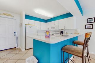 Pelican Beach Resort 1818 - 4