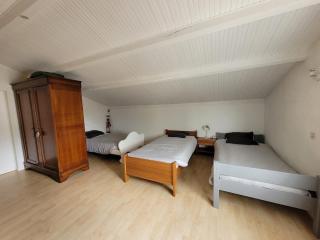 comfortable family home - 6