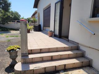 comfortable family home - 3