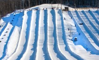 Luxury Jacuzzi Suite with Sauna & Heated Pool - 3