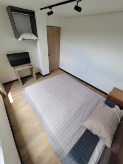 Excelente habitación cerca parque Simon Bolivar, Embajada y Movistar3 - 8